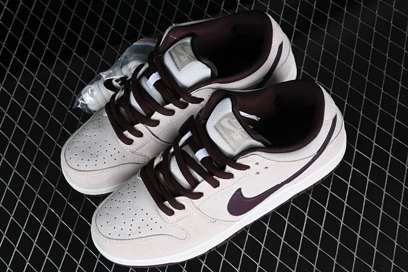 All categories Nk SB Dunk series Nk SB Dunk Low low-top sneakers Nk SB Dunk Low "Desert Sand" dark brown gray low-top series casual sneakers BQ6817-004